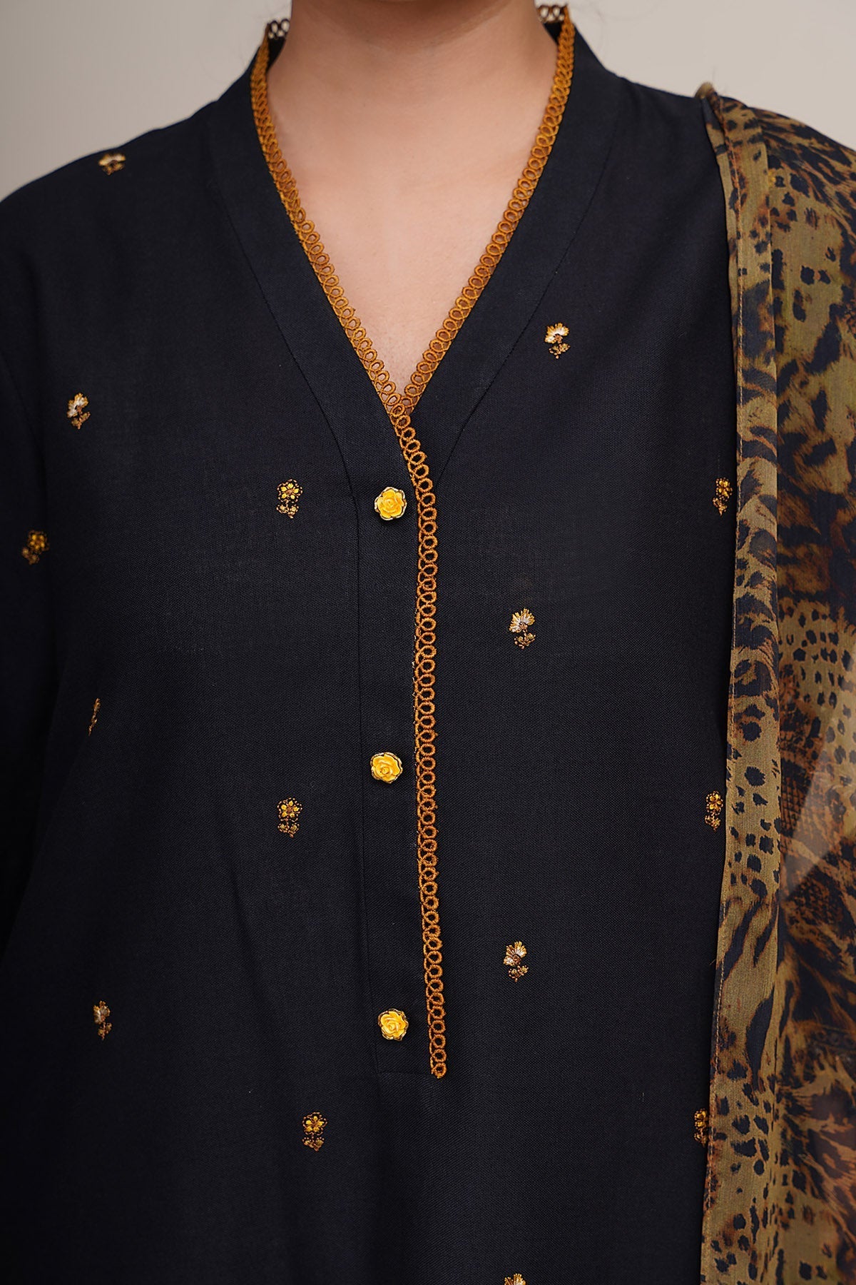 3 Piece - Unstitched - Printed & Embroidered Khaddar Suit - C6372